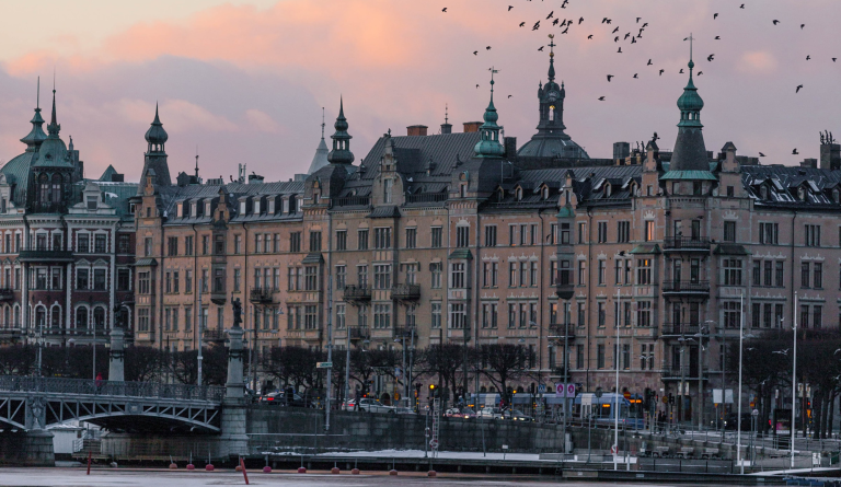 Read more about the article Valmistavaa teollisuutta maailmalle – konkreettista tukea pk-yritysten kansainväliseen kasvuun